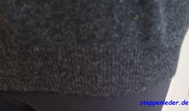 Preview: Strickpullover aus 100% Kaschmir in der Farbe schwarz Größe L